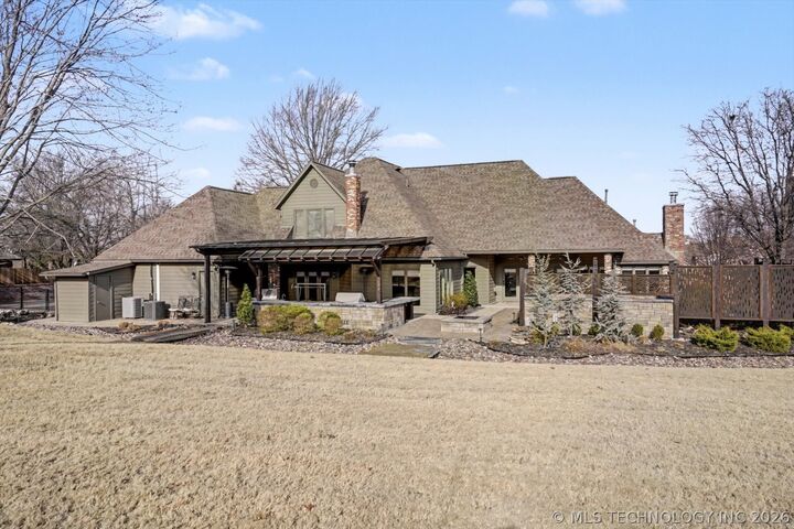 Property Photo:  817 Countrywood Way  OK 74066 