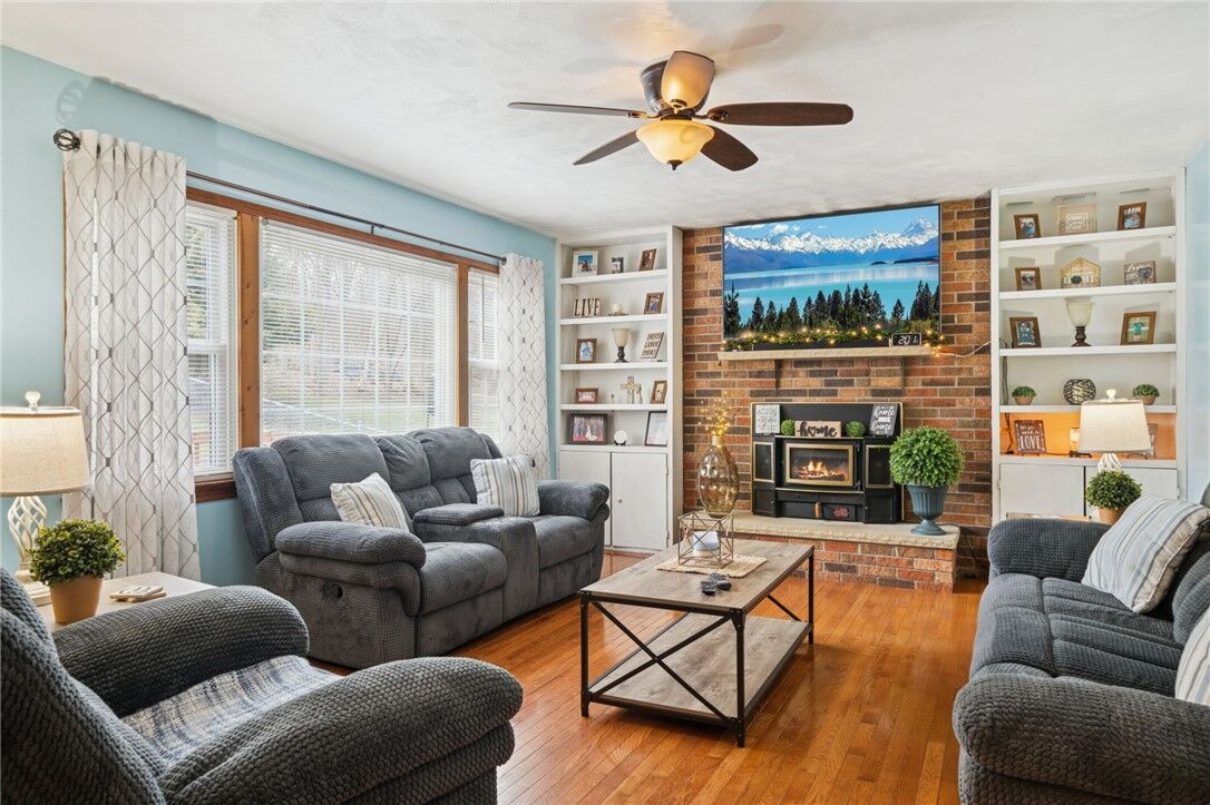 Property Photo: 184 Washington Dr PA 15438