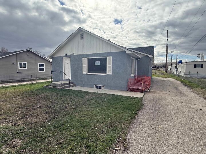 Property Photo:  447 1st St N  ID 83687 