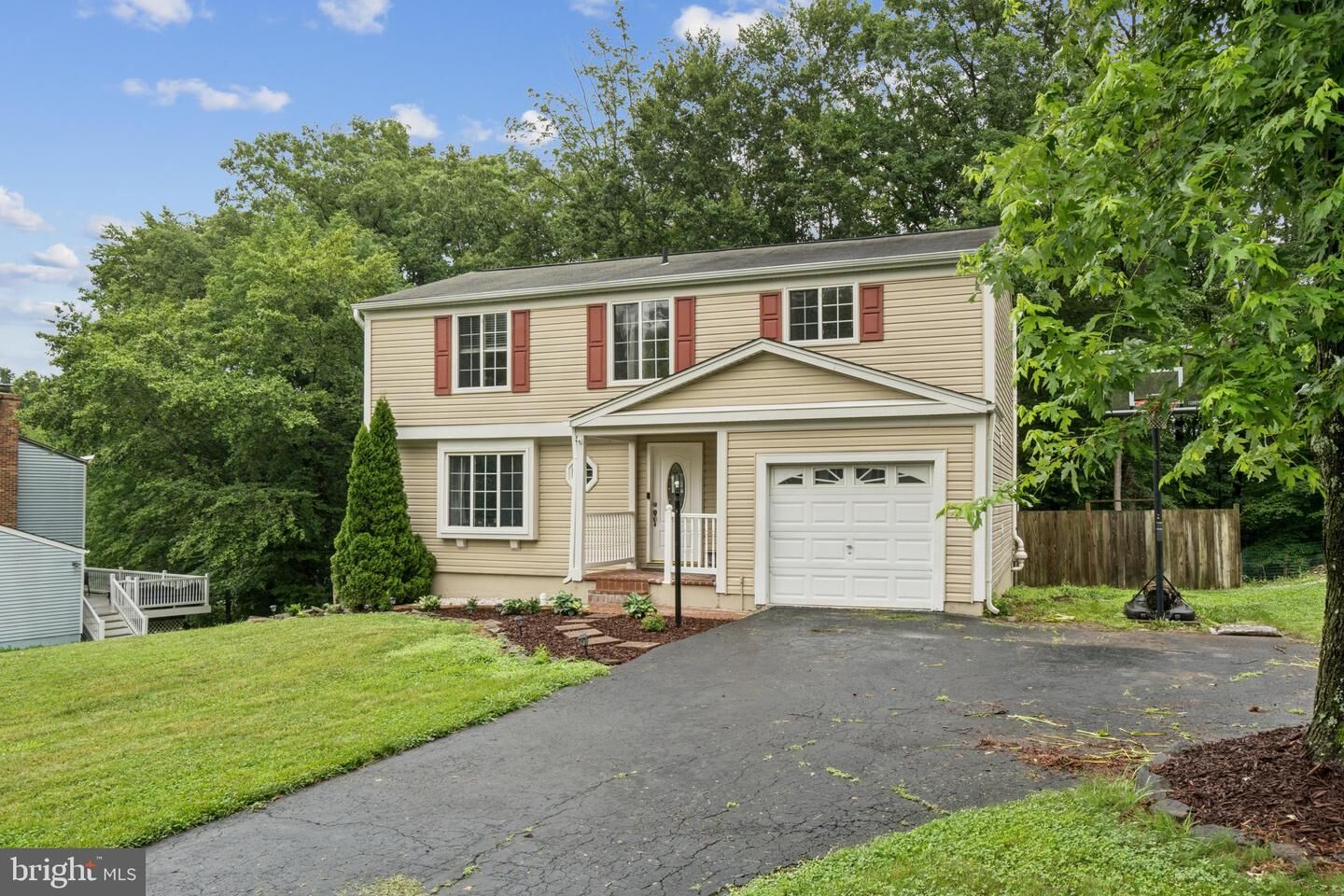 Property Photo: 16041 Macedonia Drive VA 22191