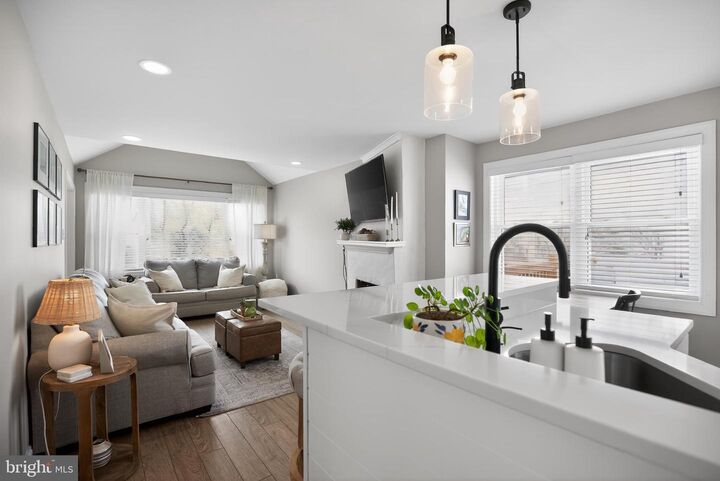 Property Photo:  1005 Woodcliffe Avenue  PA 19063 