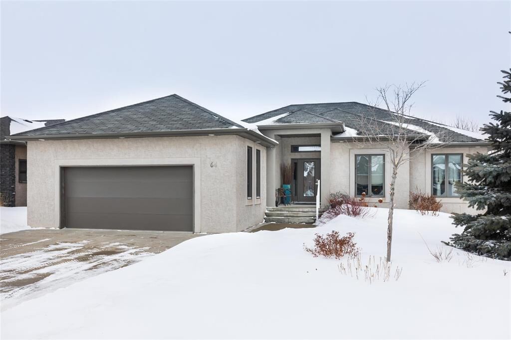 Property Photo:  64 Cutlass Drive  MB R5G 0A6 