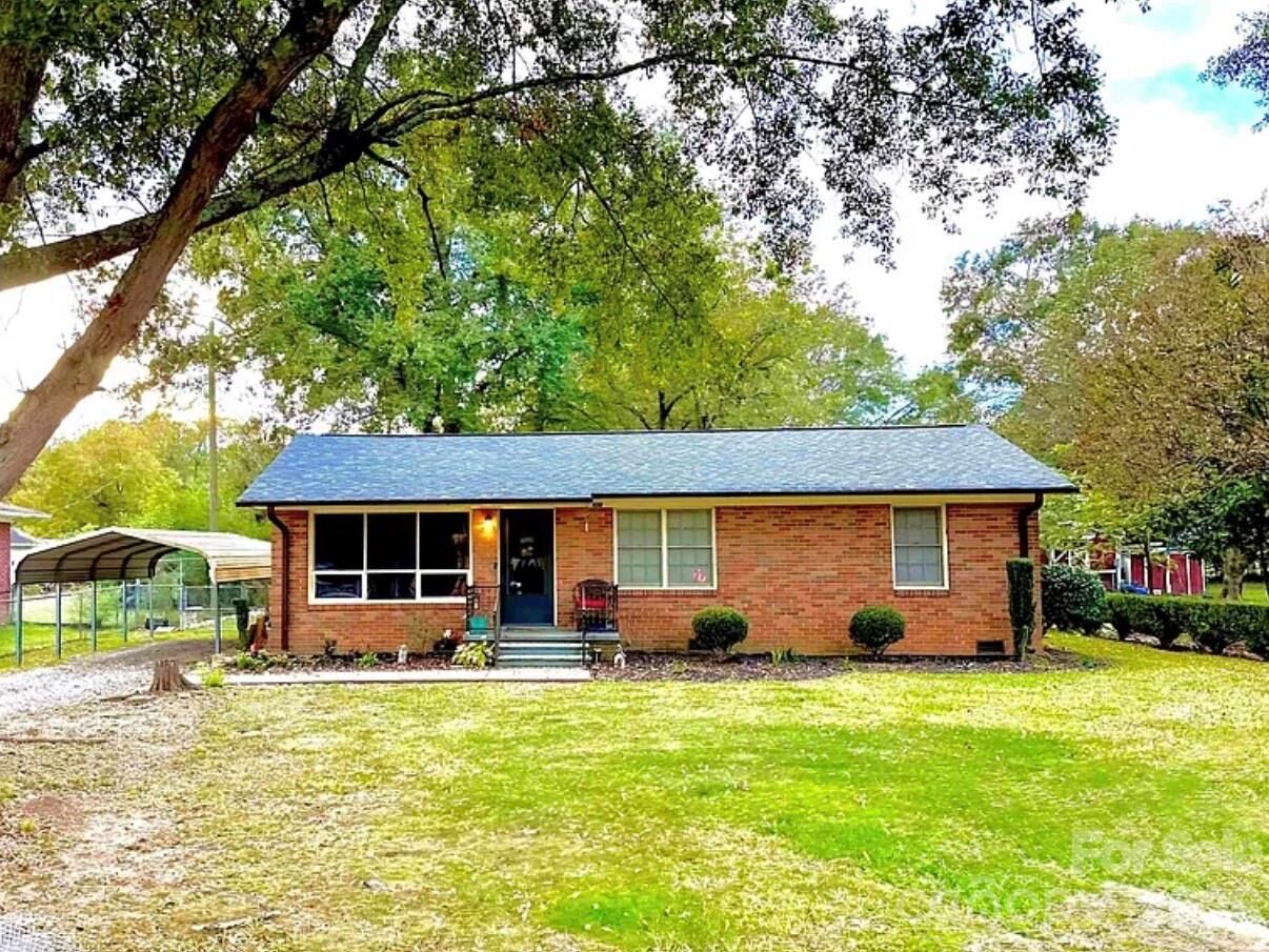 Property Photo:  408 Hardin Drive  SC 29340 