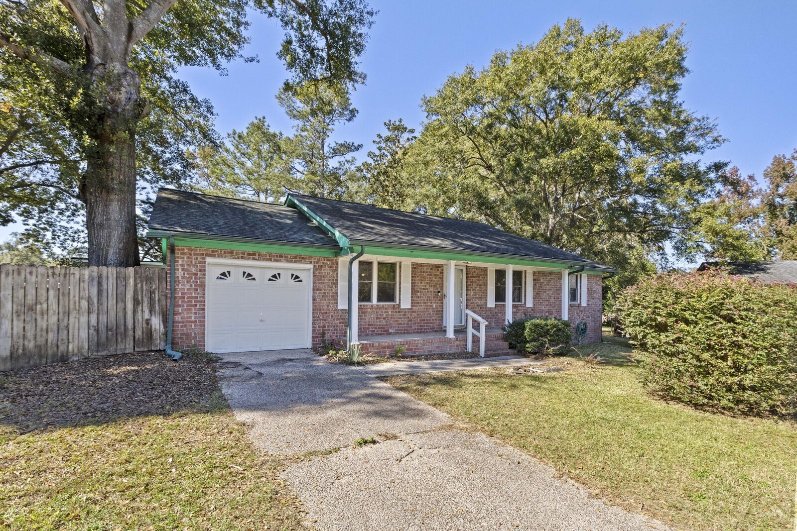 Property Photo:  107 Olde Clemson Court  SC 29456 