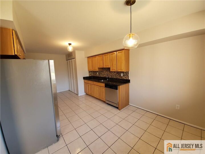 Property Photo:  1606 Edison Glen Terrace  NJ 08837 