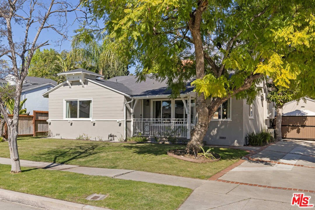 Property Photo:  11855 Tiara St  CA 91607 