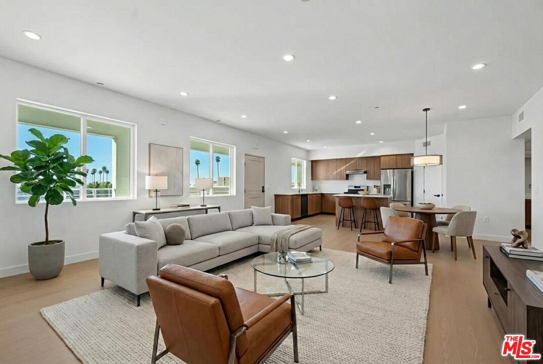 Property Photo: 1717 Winona Blvd CA 90027