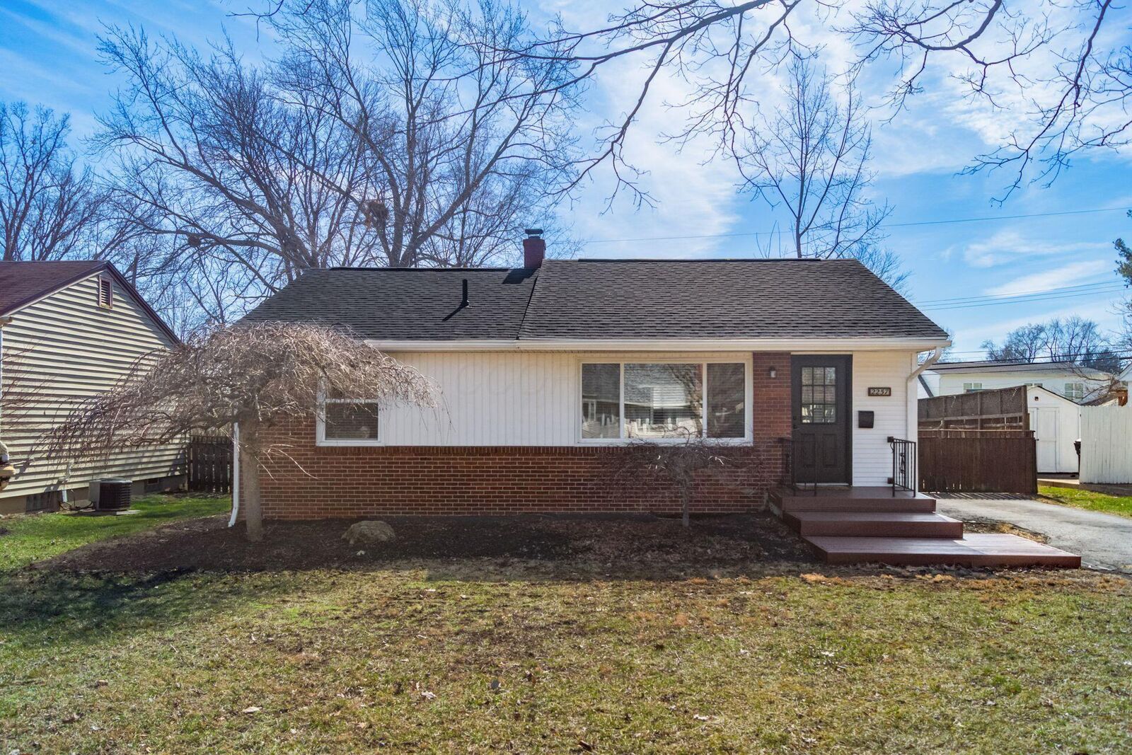 Property Photo: 2257 Swansea Road OH 43221