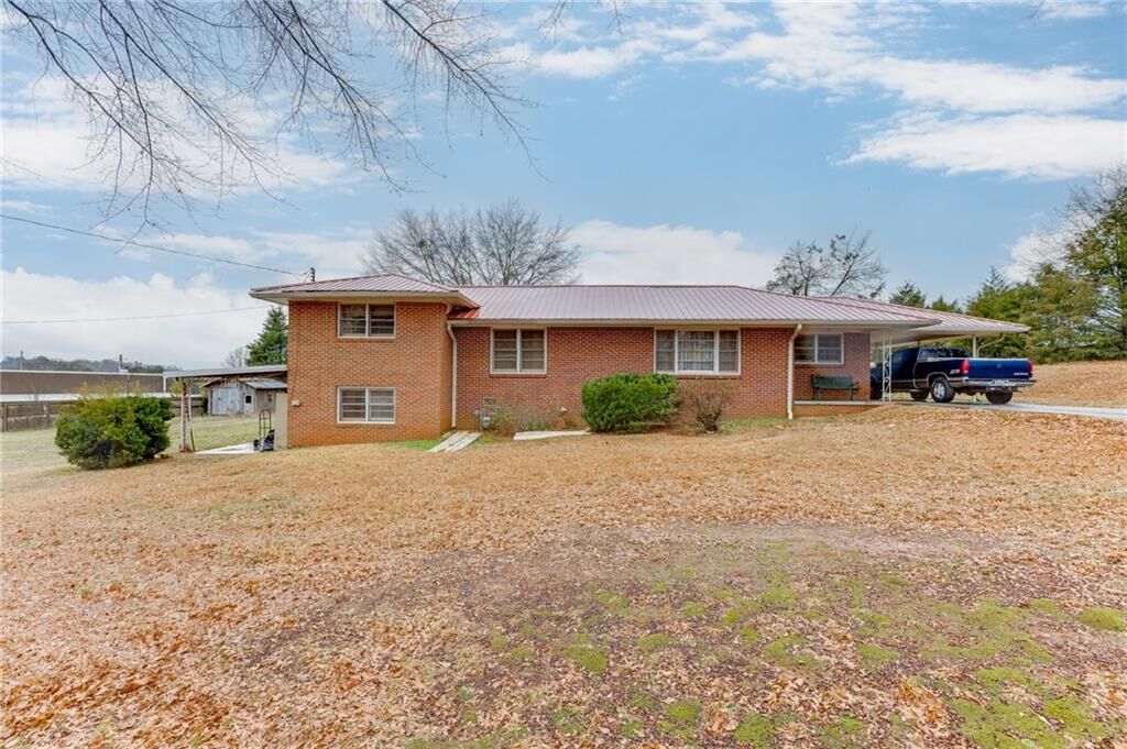 Property Photo: 406 Thunder Road GA 30518