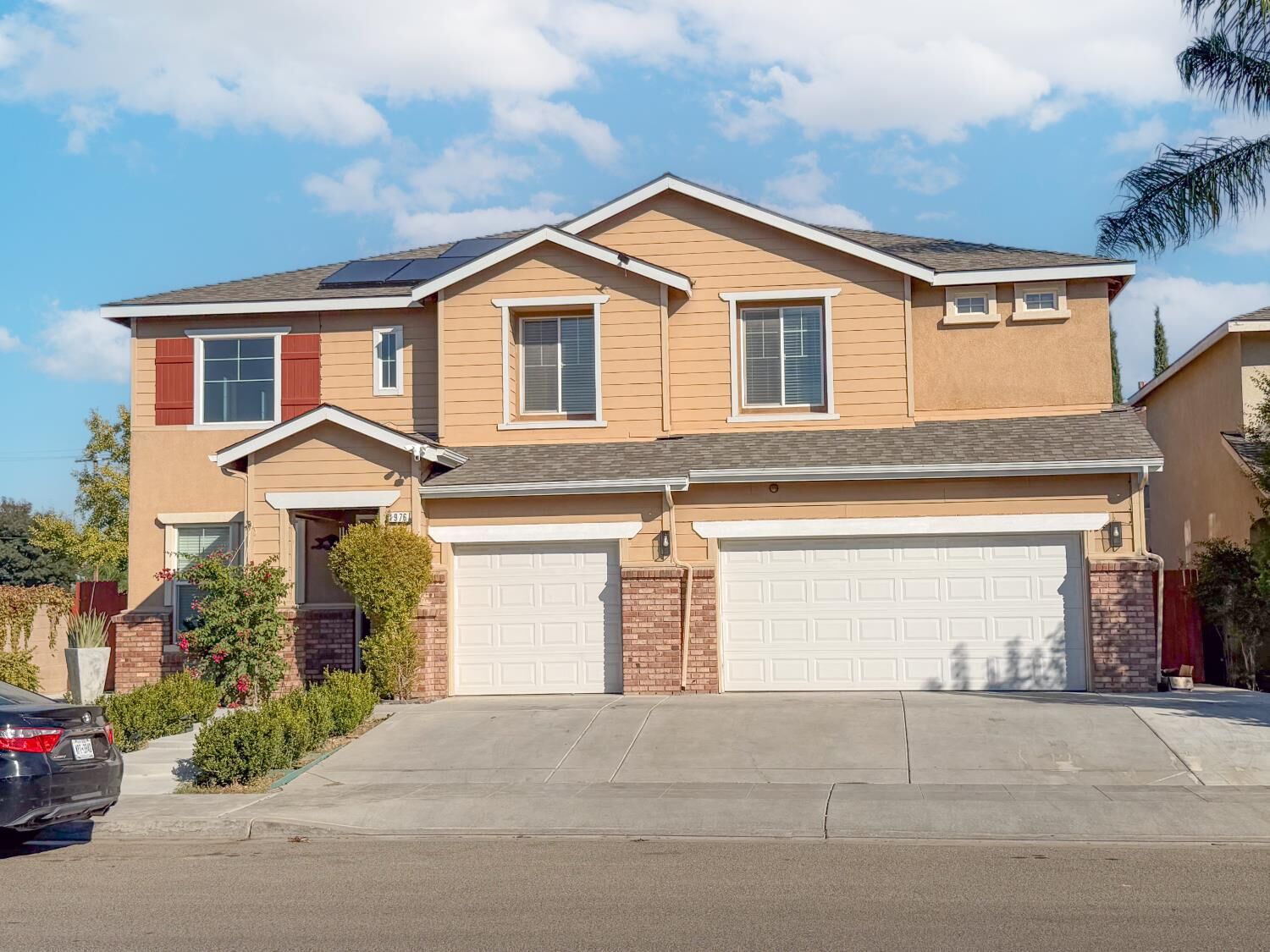 Property Photo:  1976 N Belvedere Avenue  CA 93722 