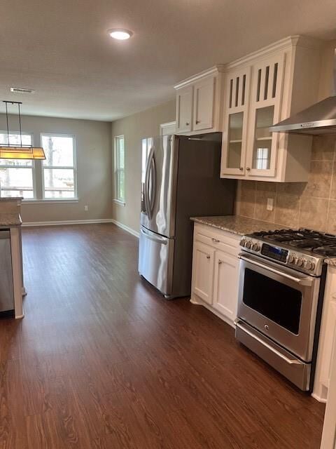 Property Photo:  411 Resort Drive  TX 77351 