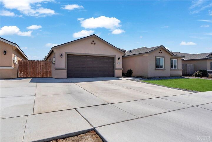 Property Photo: 2439 Madeline Drive CA 93230