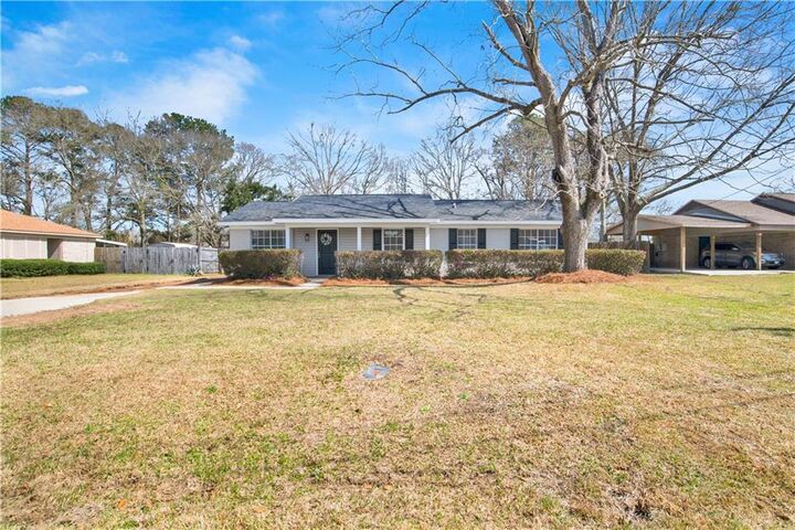 Property Photo:  7611 Heaton Drive  AL 36582 