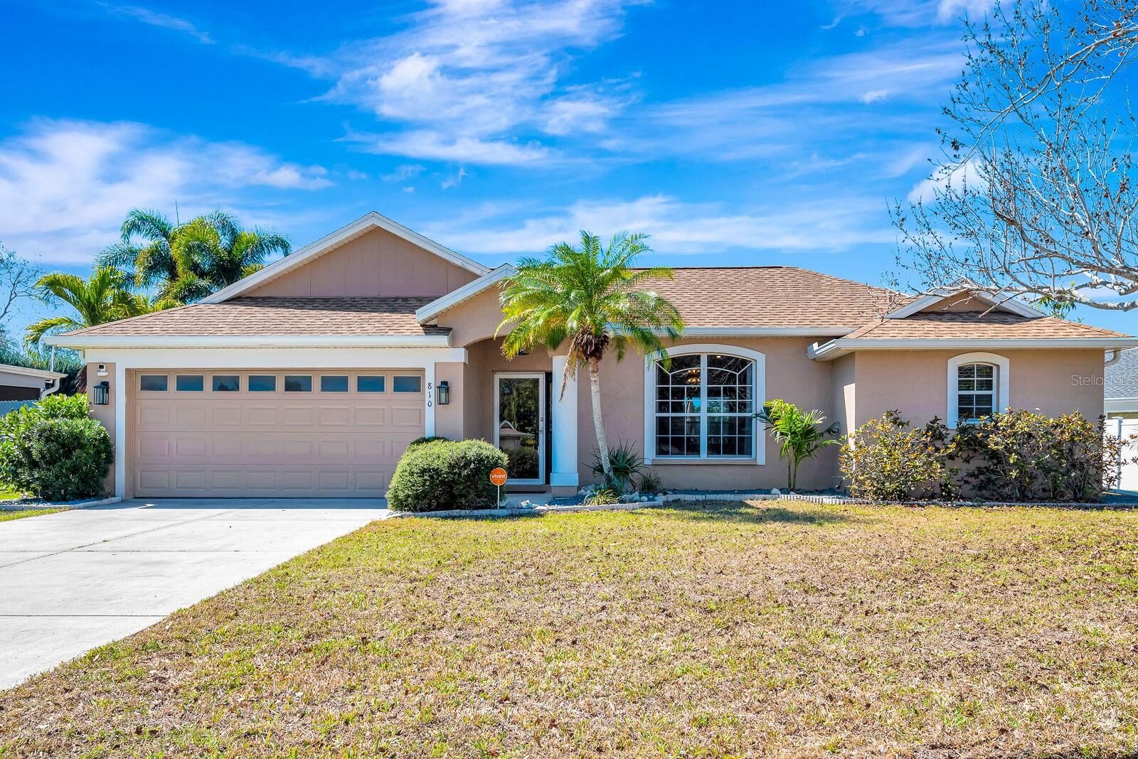 Property Photo: 810 McArthur Avenue FL 34243