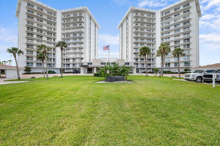 Property Photo: 2295 Gulf Of Mexico Drive 54S FL 34228