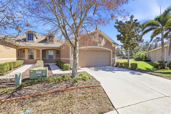 Property Photo: 2334 Barracuda Court FL 34691