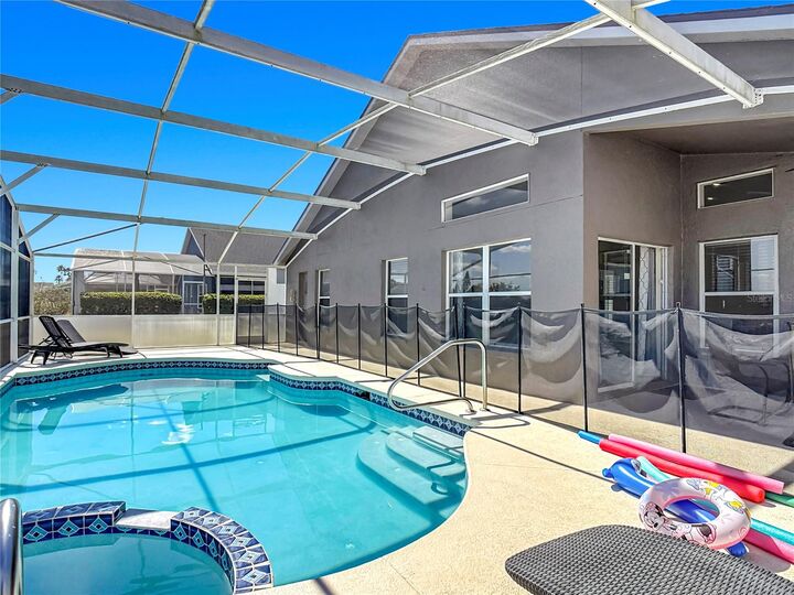 Property Photo:  314 Lockbreeze Drive  FL 33897 