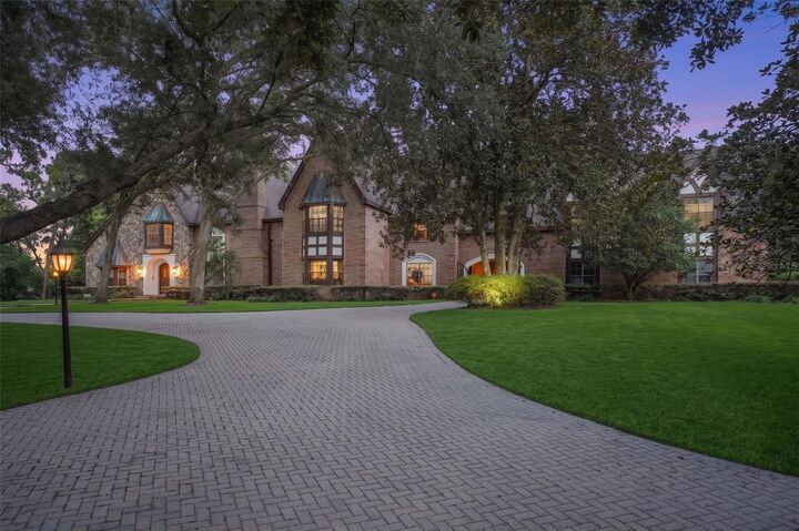 Property Photo:  810 Sweetwater Club Boulevard  FL 32779 
