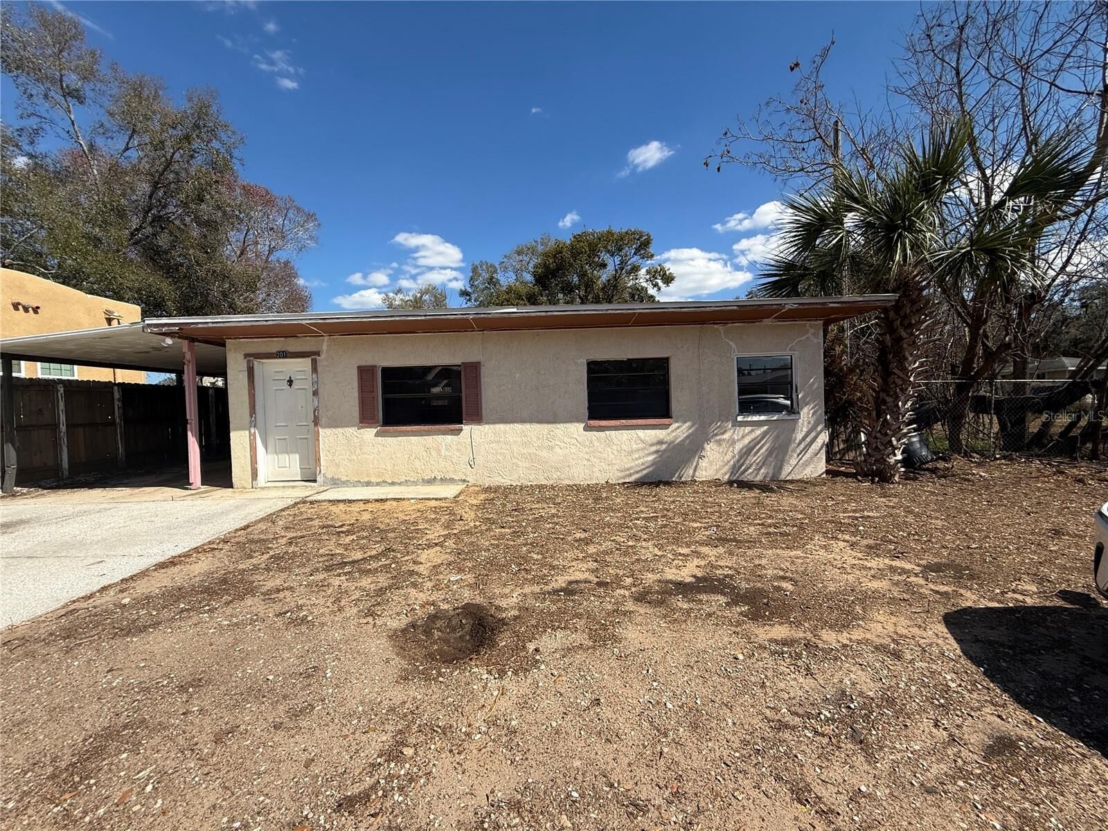 Property Photo:  201 Seminole Avenue  FL 34715 