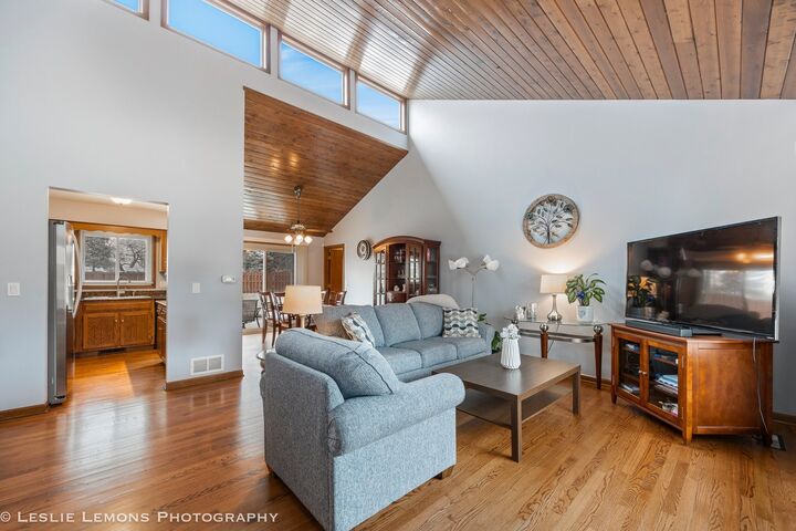 Property Photo: 2469 Lakeside Drive IL 60504