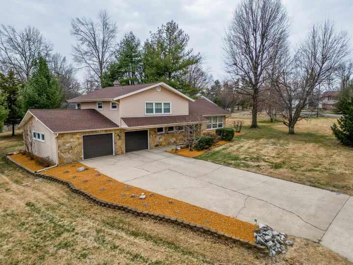 Property Photo:  212 Kane Drive  IL 62948 