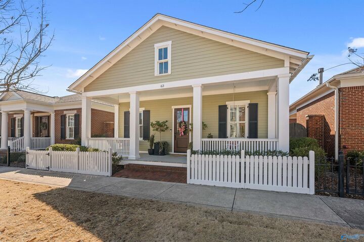 Property Photo:  63 Hillcrest Avenue NW  AL 35806 