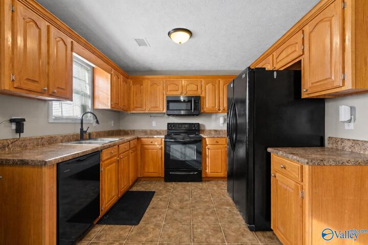 Property Photo:  45 County Road 827  AL 35960 