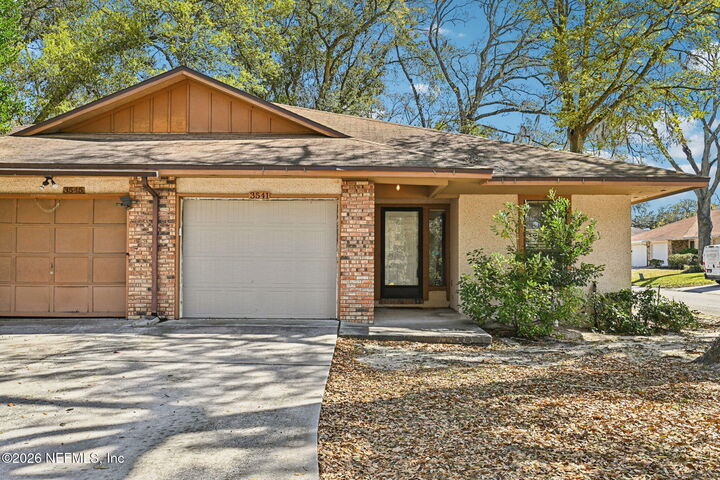 Property Photo: 3541 Villa Place FL 32277