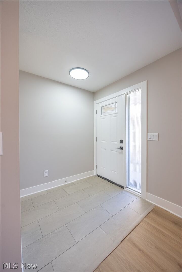 Property Photo: 522 Catlin Drive OH 44143