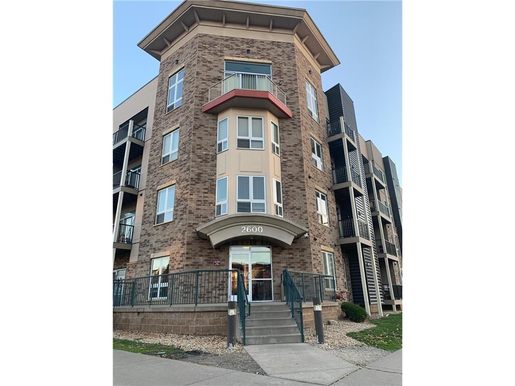 Property Photo:  2600 University Avenue SE 307  MN 55414 