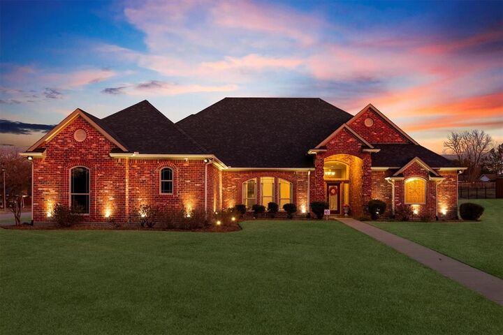 Property Photo:  603 Mink Drive  TX 75402 