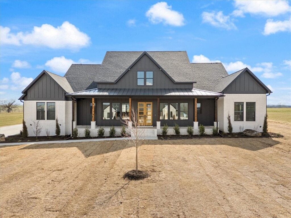 Property Photo: 148 Madison 7218 AR 72738