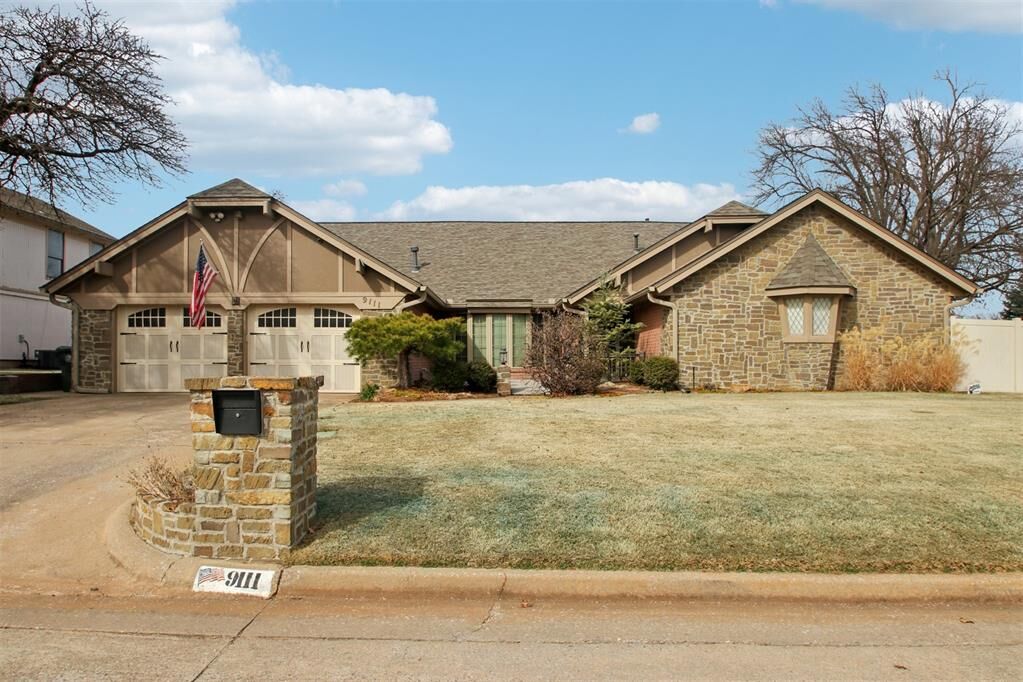 Property Photo: 9111 Oak Hollow Drive OK 73110