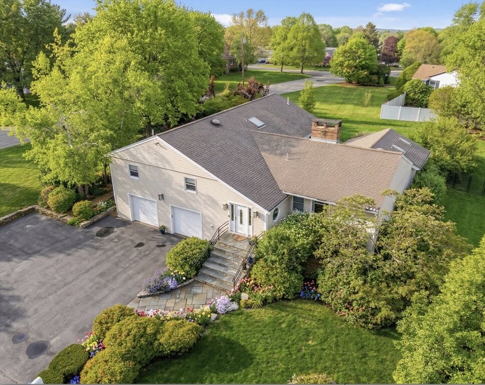 Property Photo:  6 Tally Ho Lane  MA 01701 