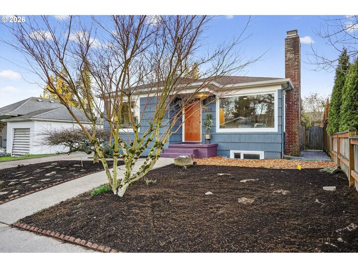 Property Photo:  7618 SE Clay St  OR 97215 