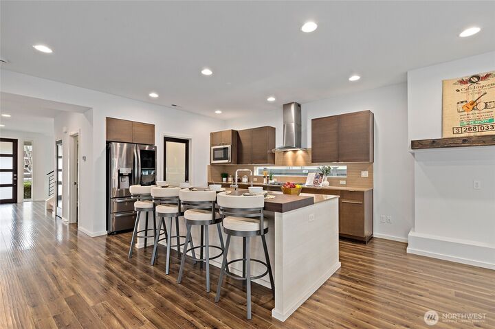 Property Photo:  751 SE 11th Street  WA 98045 