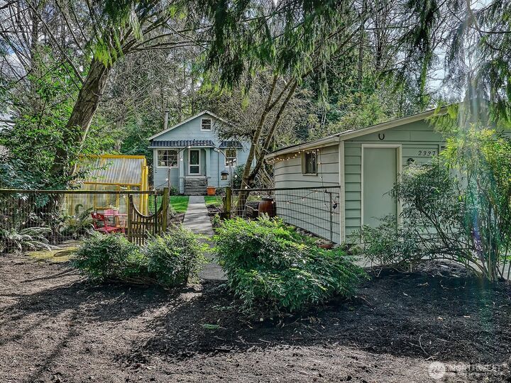 Property Photo: 2337 NE 86th Street WA 98115