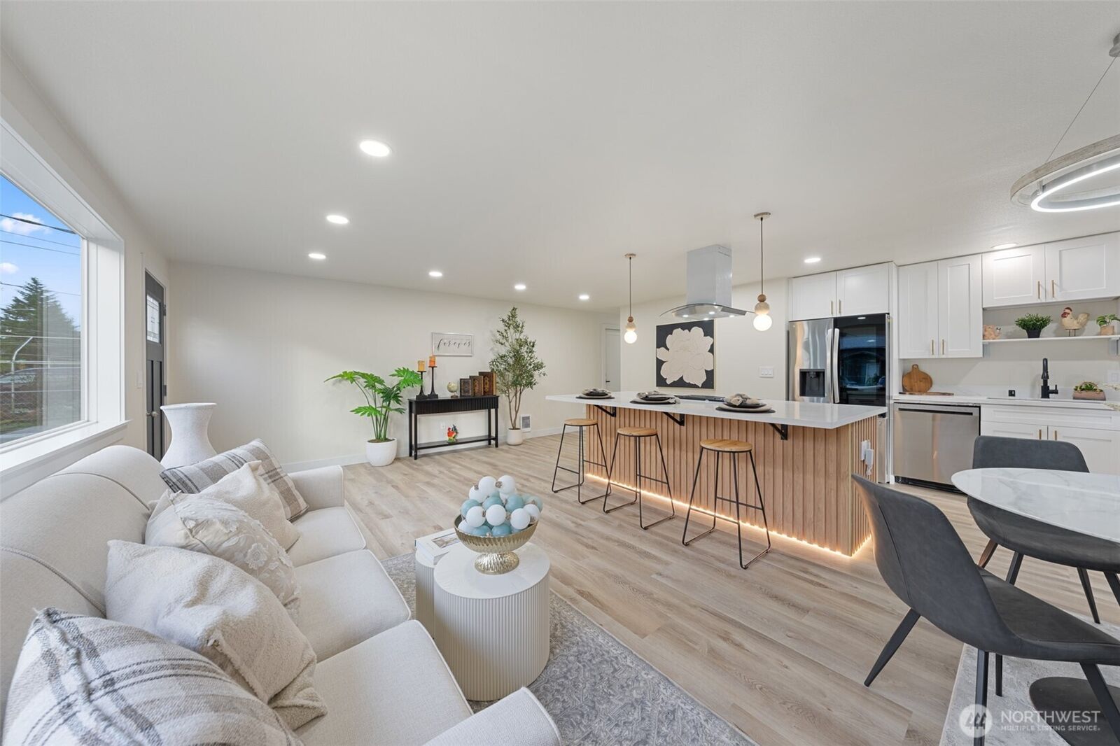 Property Photo:  8821 S D Street  WA 98444 