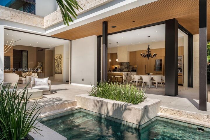 Property Photo: 2145 Meridian Ave FL 33139