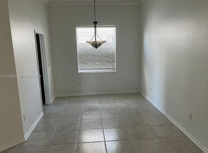 Property Photo:  2385 SE 7th Pl  FL 33033 