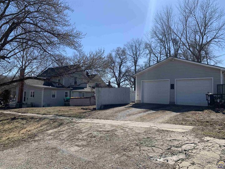 Property Photo: 500 Walnut St KS 66088