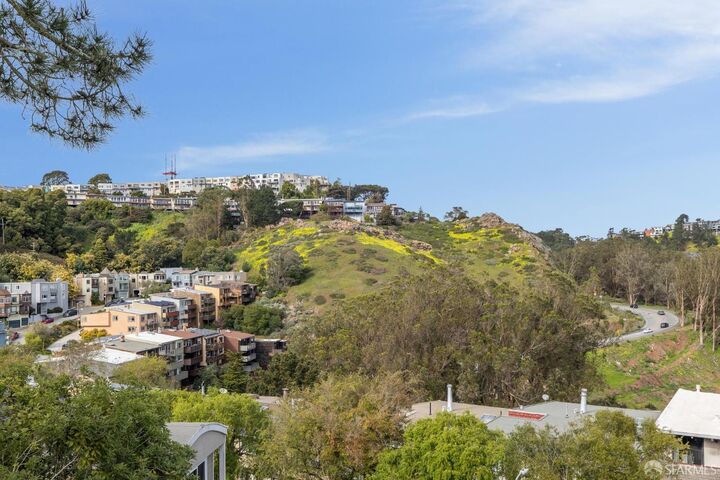 Property Photo:  162 Stillings Avenue  CA 94131 