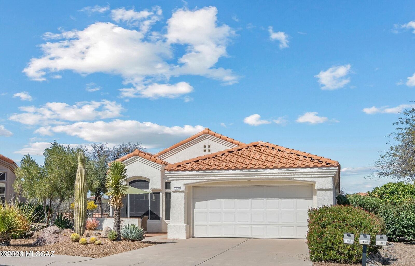 Property Photo:  14166 N Forthcamp Court  AZ 85755 