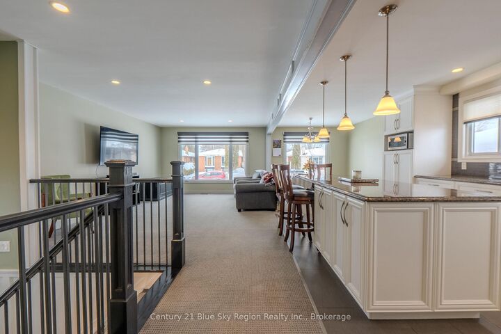 Property Photo:  5 Knox Court  ON P1A 2P6 