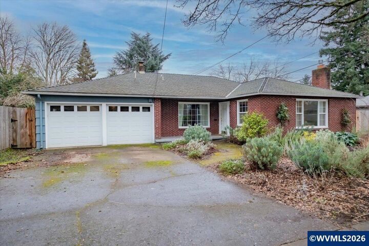 Property Photo:  1770 D St NE  OR 97301 