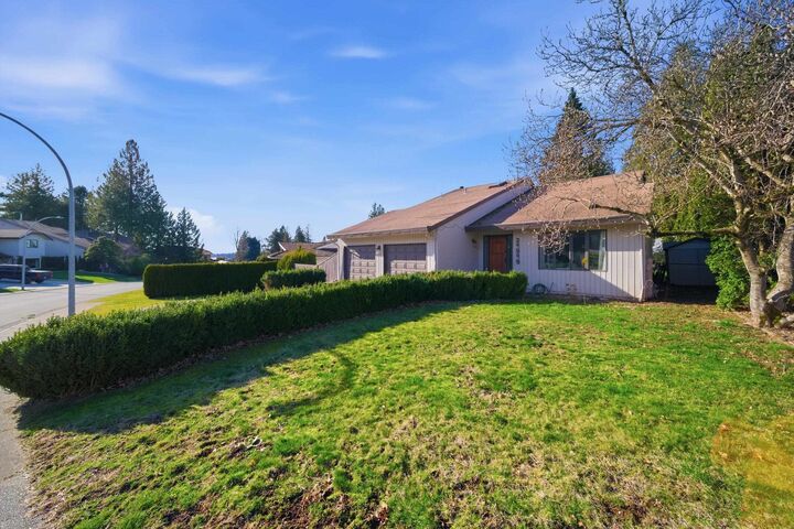 34949 Everett Drive — photo 1