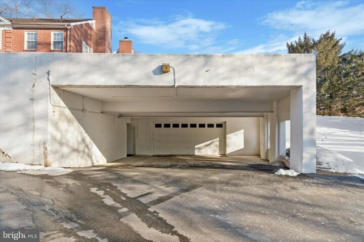 Property Photo:  922 W Montgomery Avenue  PA 19003 