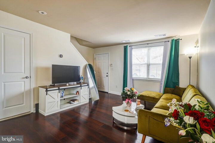 Property Photo: 2512 Kent Village Drive MD 20785