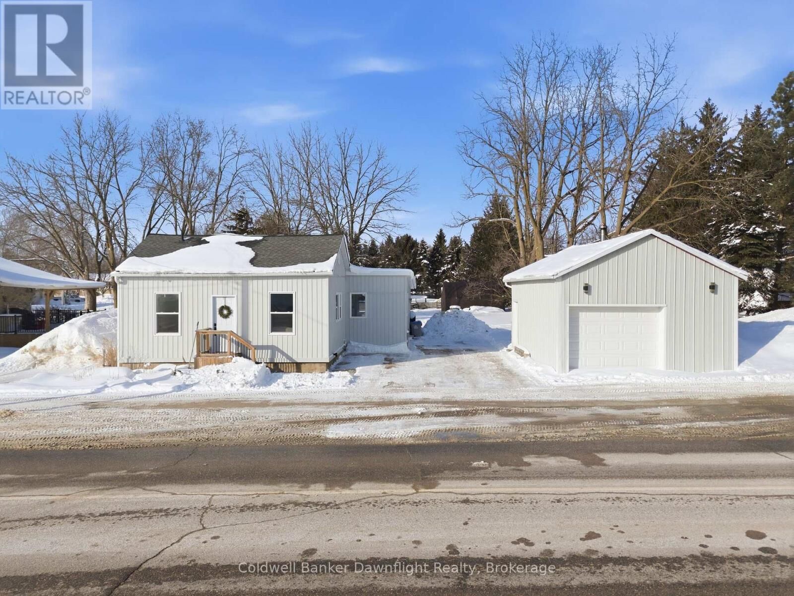 Property Photo:  24 Mill Road West  ON N0M 1J0 