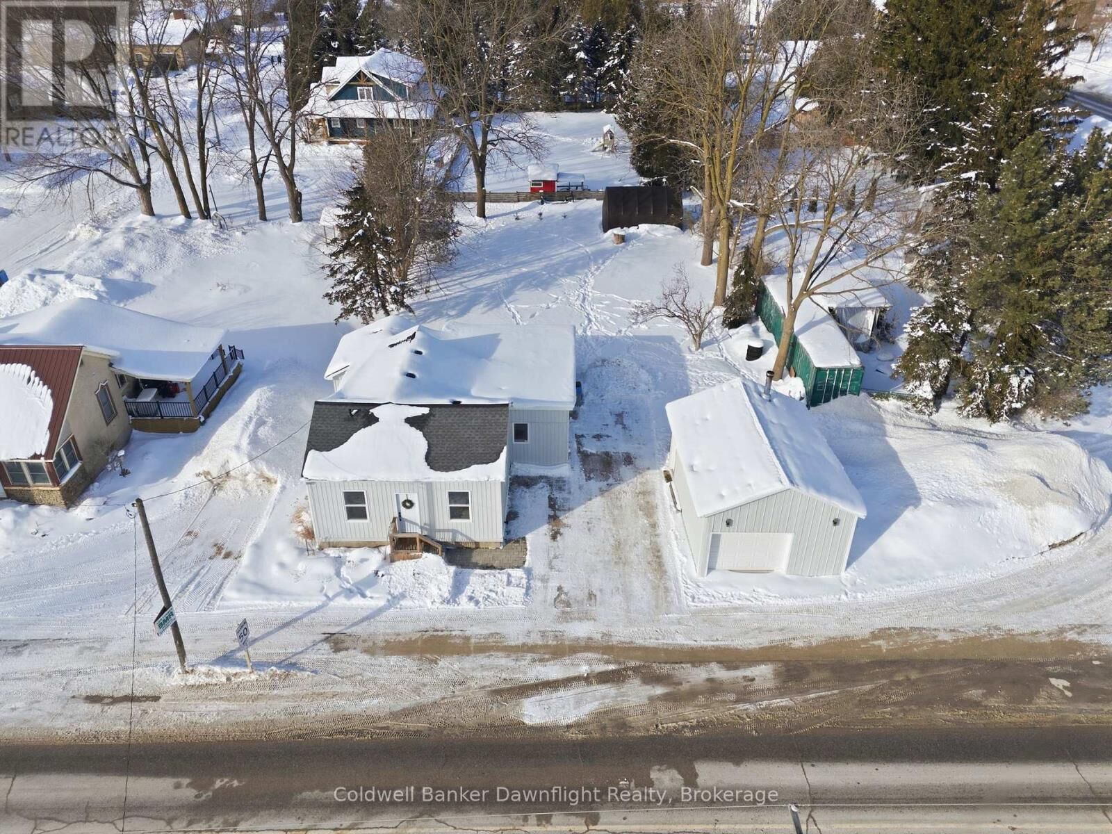 Photo de la propriété:  24 Mill Road West  ON N0M 1J0 